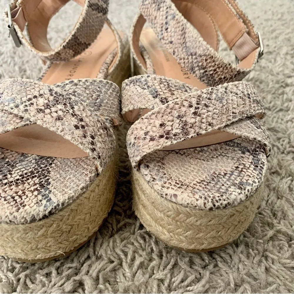 Chinese Laundry Zala espadrille/wedge platform sandals,‎ snake print size 8.5/39